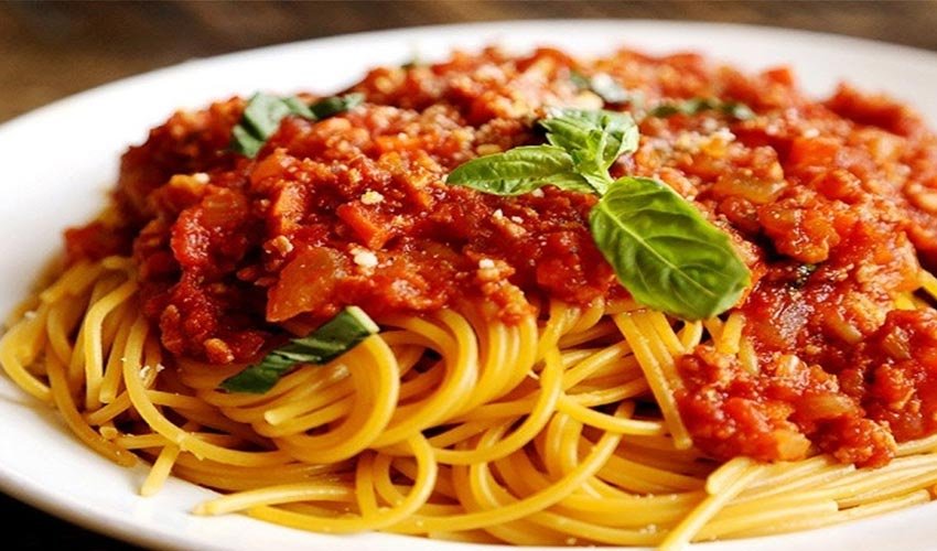 How to prepare pasta with meat and soy along with the bottom of the potato pot