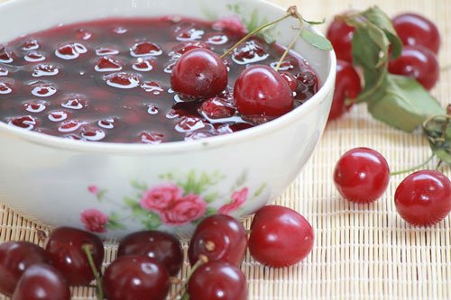 How to make homemade cherry jam + golden tips